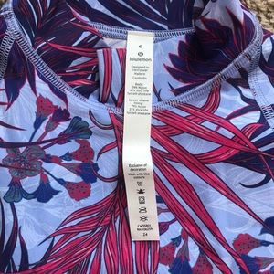 lululemon athletica Swim - Lululemon coastline rash guard swim top size 6 lululemon athletica Swim - Lululemon coastline rash guard swim top size 6